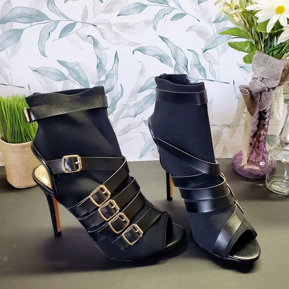 Nicole Miller Shoes - NICOLE MILLER | Boomer Strappy Peep Toe Heel sz 8